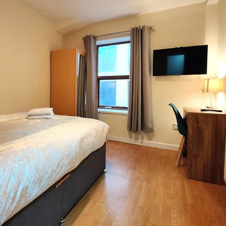 Liverpool City Centre Private Rooms Including Smart Tvs - With Shared Bathroom Екстериор снимка
