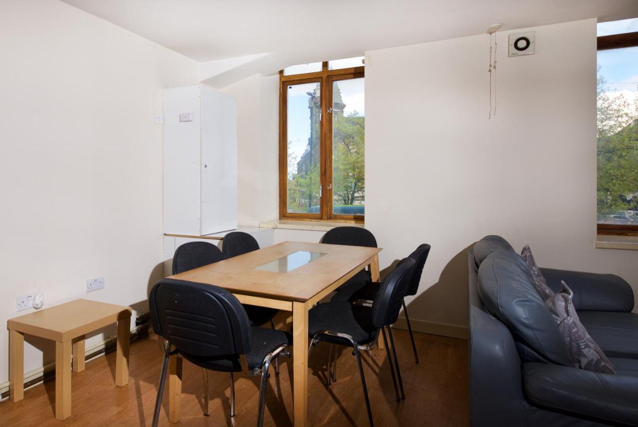 Liverpool City Centre Private Rooms Including Smart Tvs - With Shared Bathroom Екстериор снимка