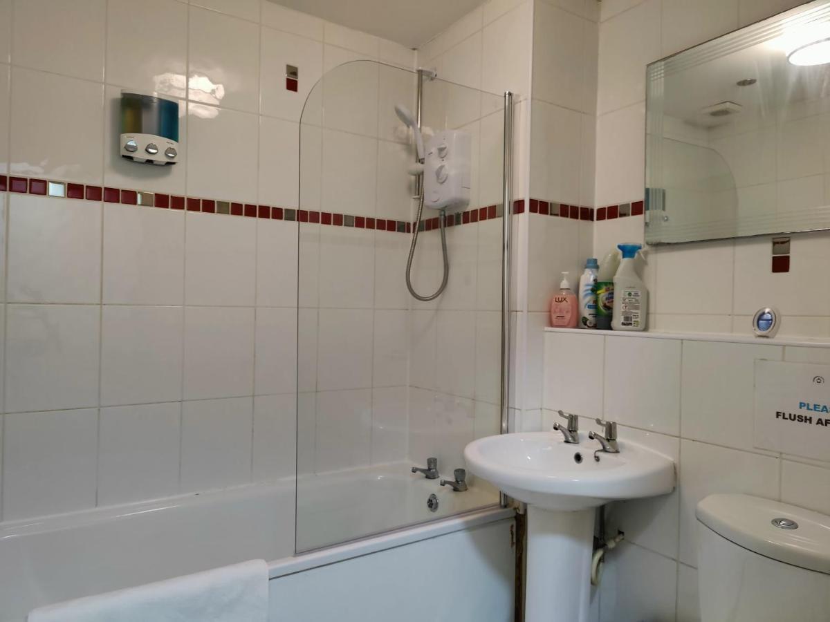Liverpool City Centre Private Rooms Including Smart Tvs - With Shared Bathroom Екстериор снимка