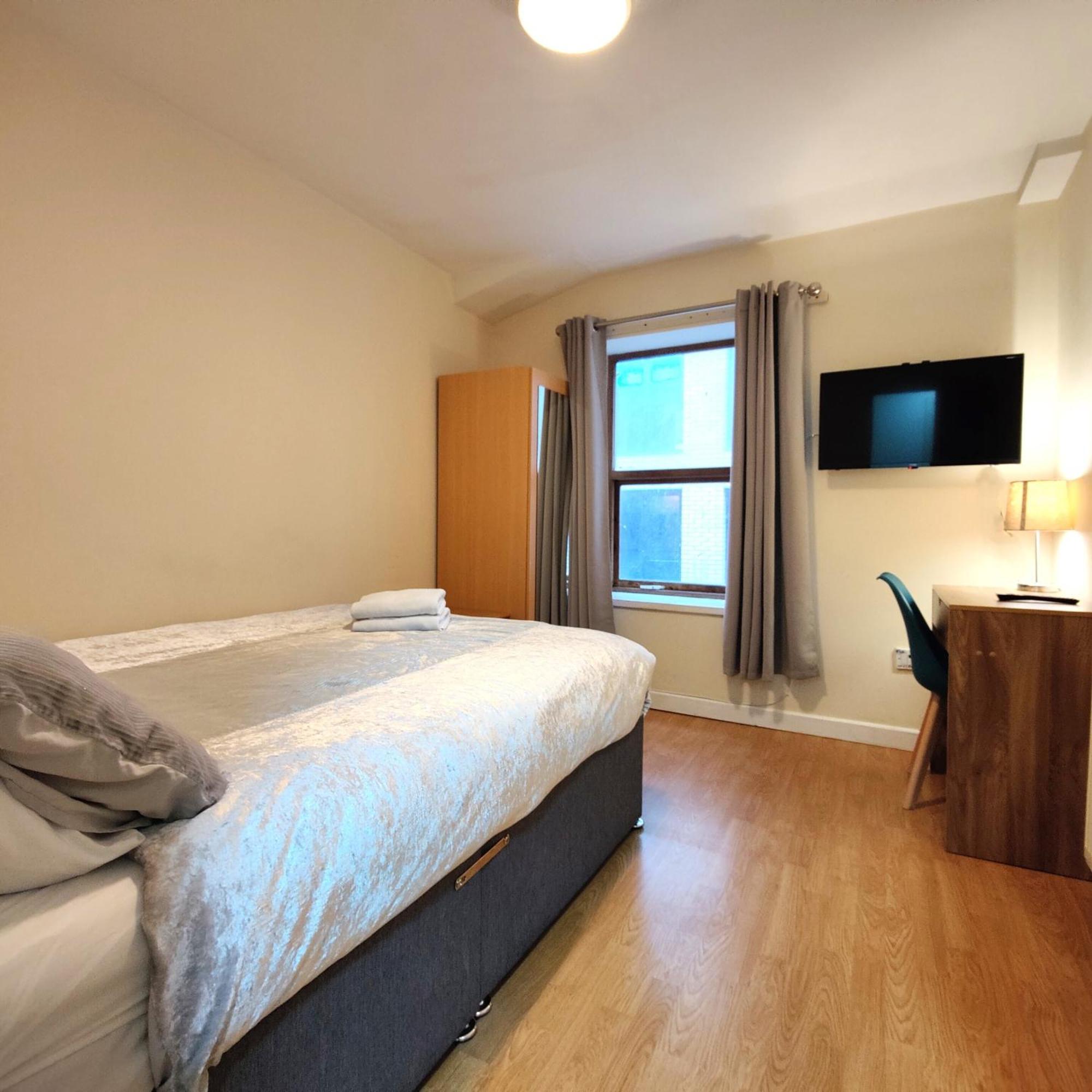 Liverpool City Centre Private Rooms Including Smart Tvs - With Shared Bathroom Стая снимка