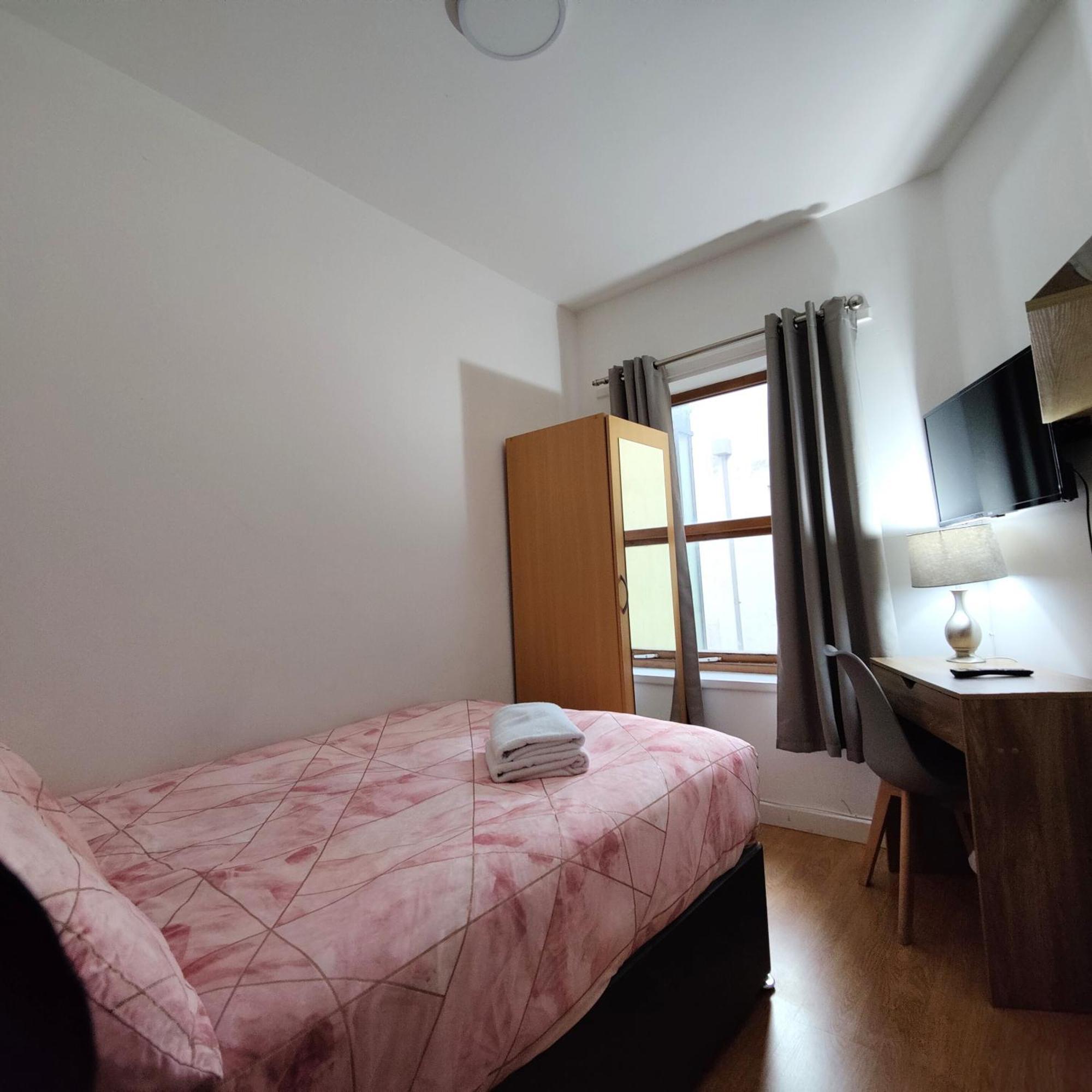Liverpool City Centre Private Rooms Including Smart Tvs - With Shared Bathroom Екстериор снимка