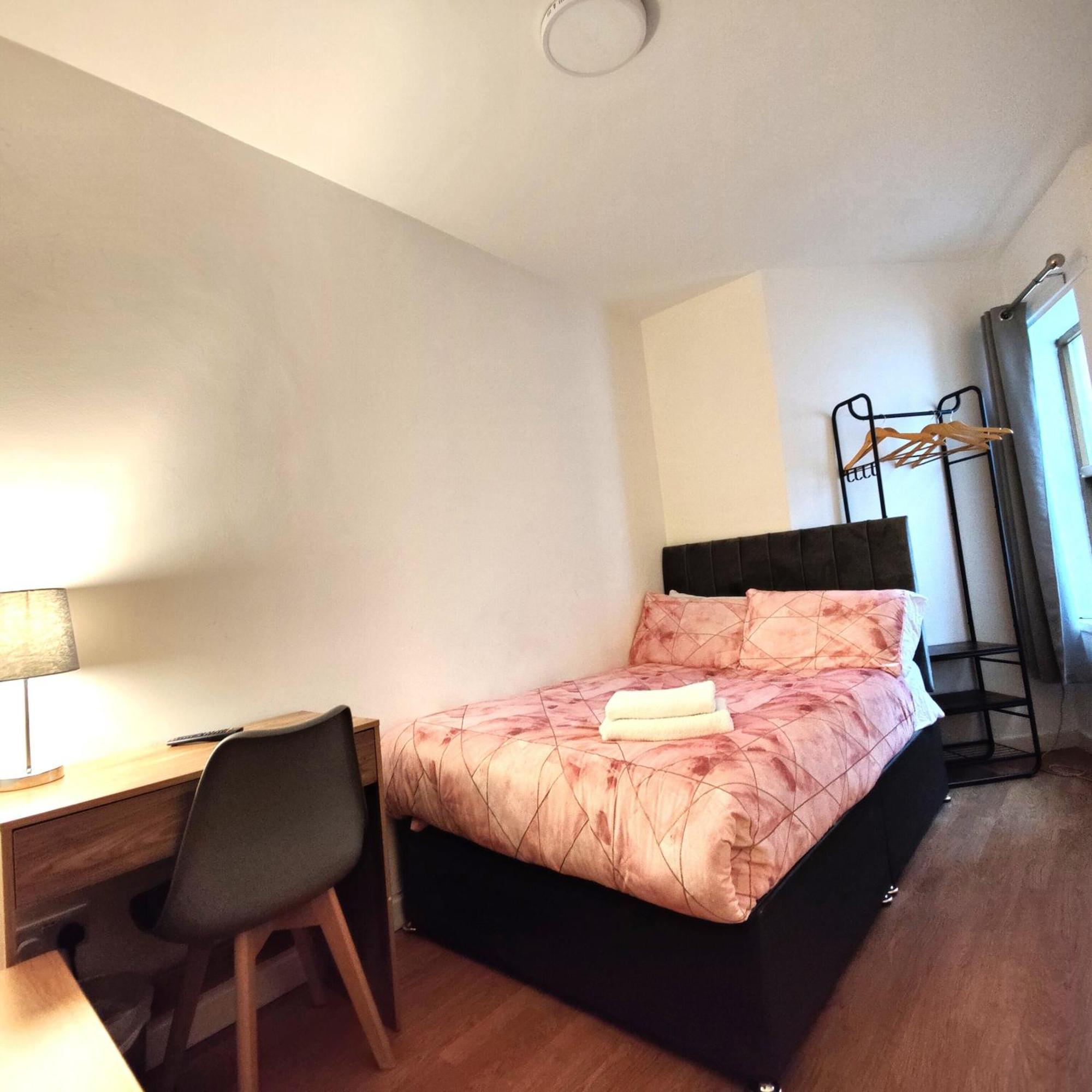Liverpool City Centre Private Rooms Including Smart Tvs - With Shared Bathroom Екстериор снимка