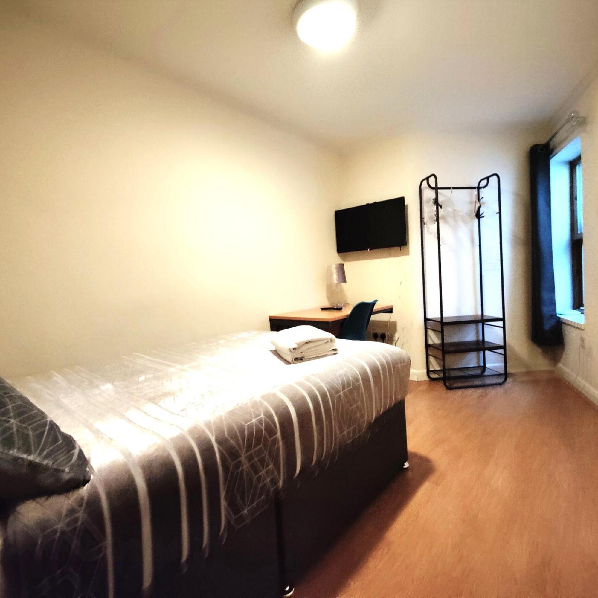 Liverpool City Centre Private Rooms Including Smart Tvs - With Shared Bathroom Екстериор снимка