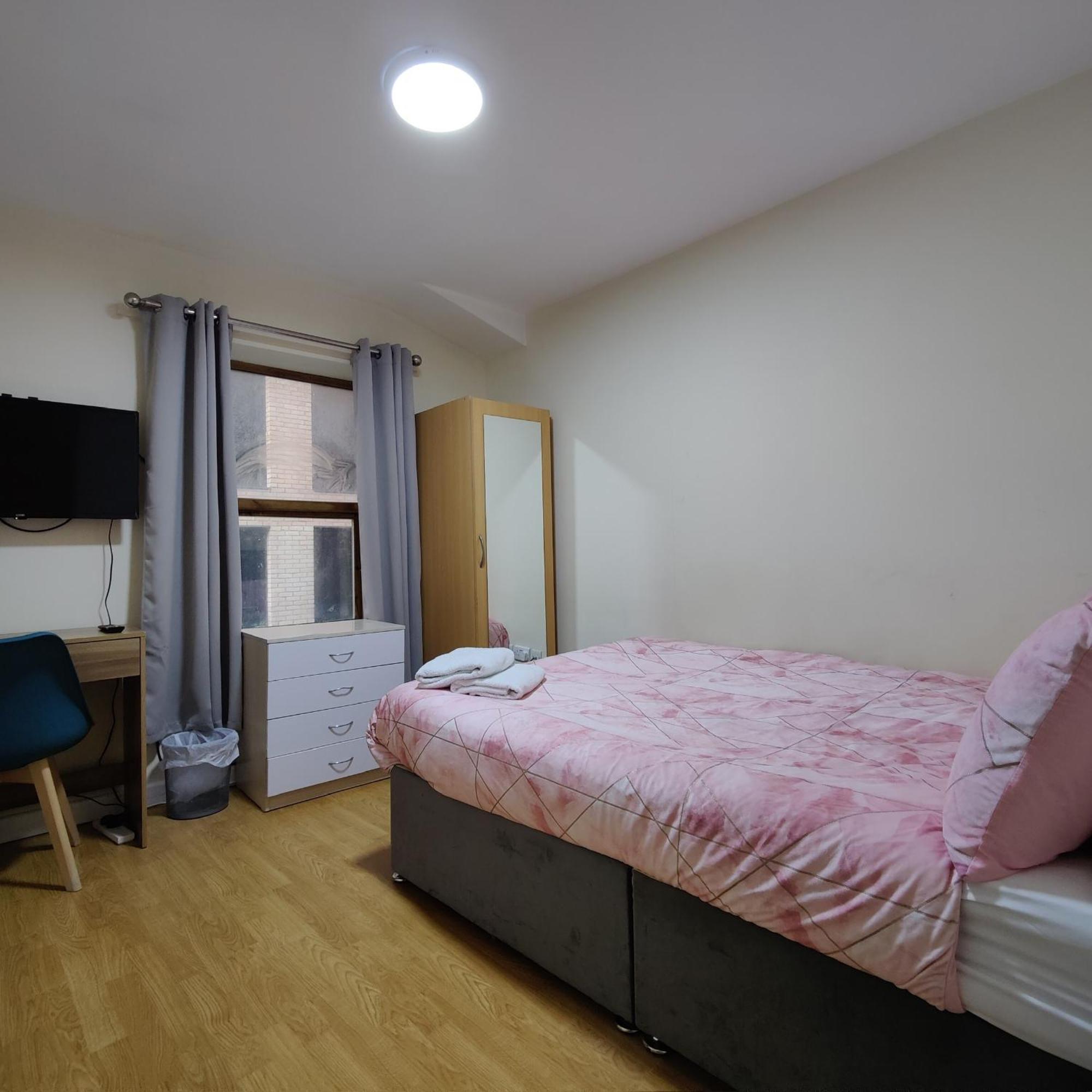 Liverpool City Centre Private Rooms Including Smart Tvs - With Shared Bathroom Стая снимка